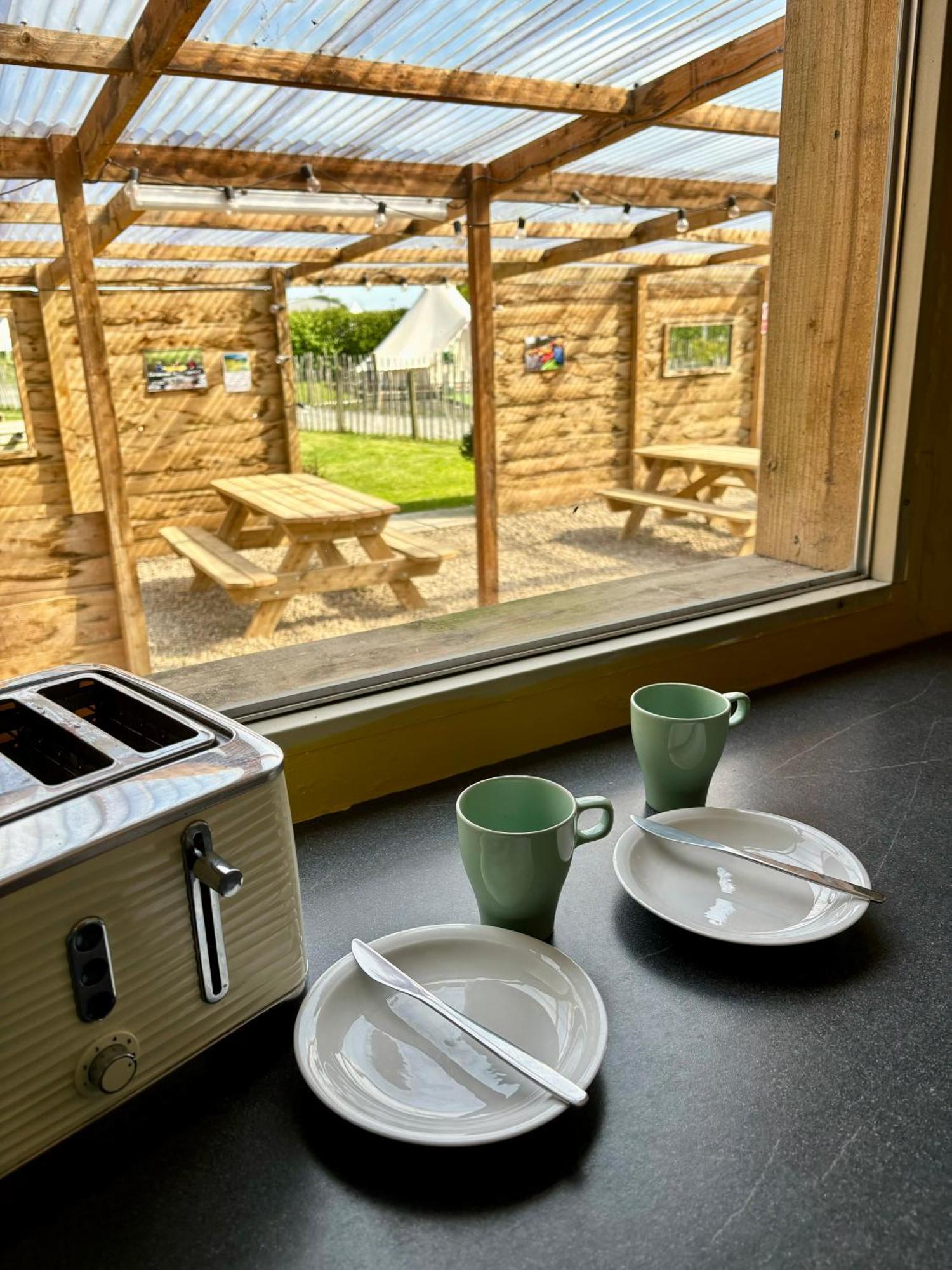 Carrowmena School House & Glamping Hotel Limavady Exterior photo